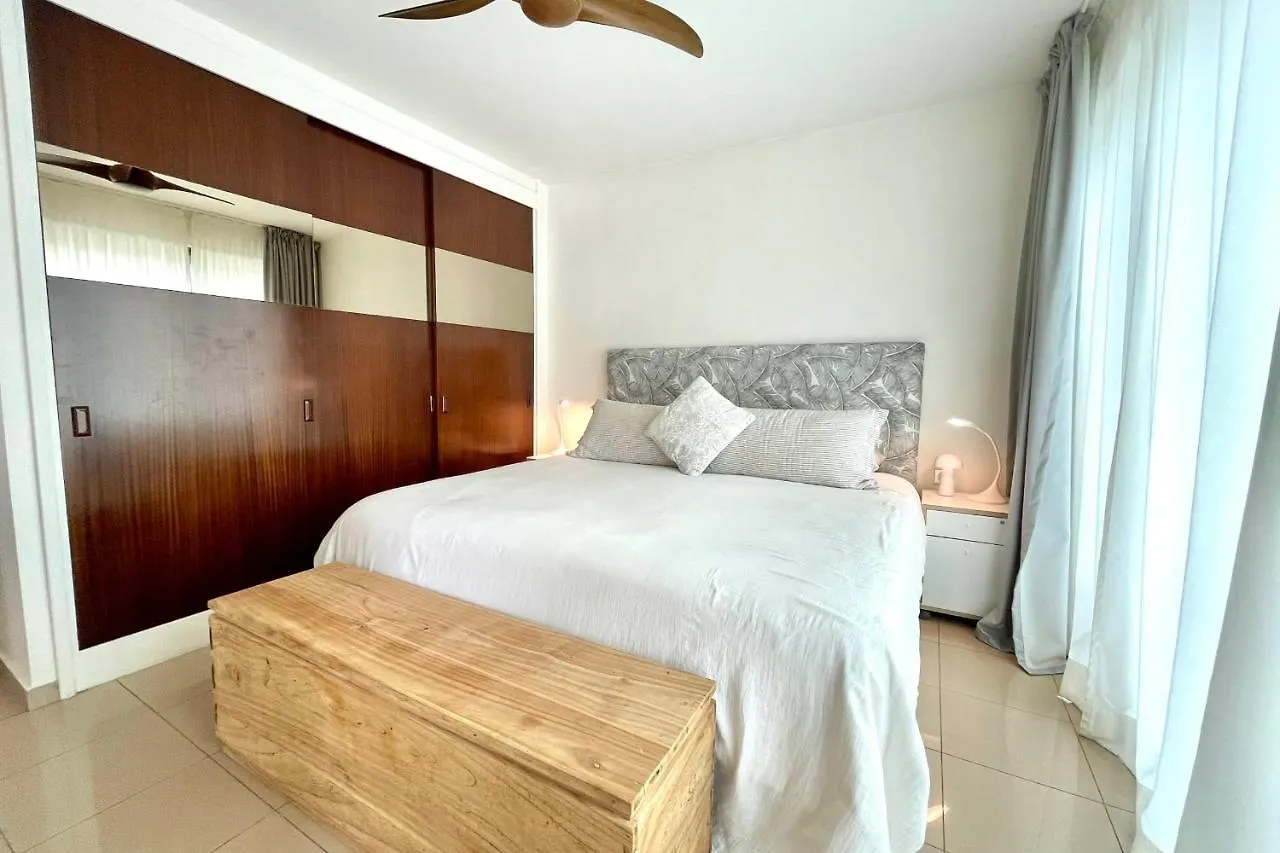 Punaauia  Meherio Beach Carlton- Tahiti - Beachfront Luxury Residence & Pool בית נופש