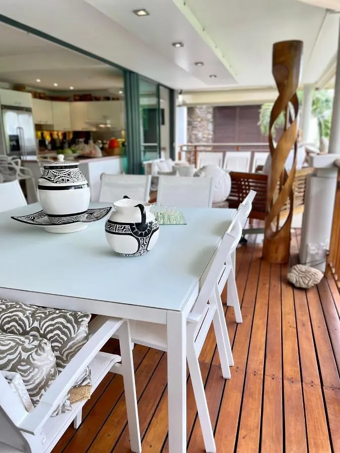בית נופש Punaauia  Meherio Beach Carlton- Tahiti - Beachfront Luxury Residence & Pool פולינזיה הצרפתית