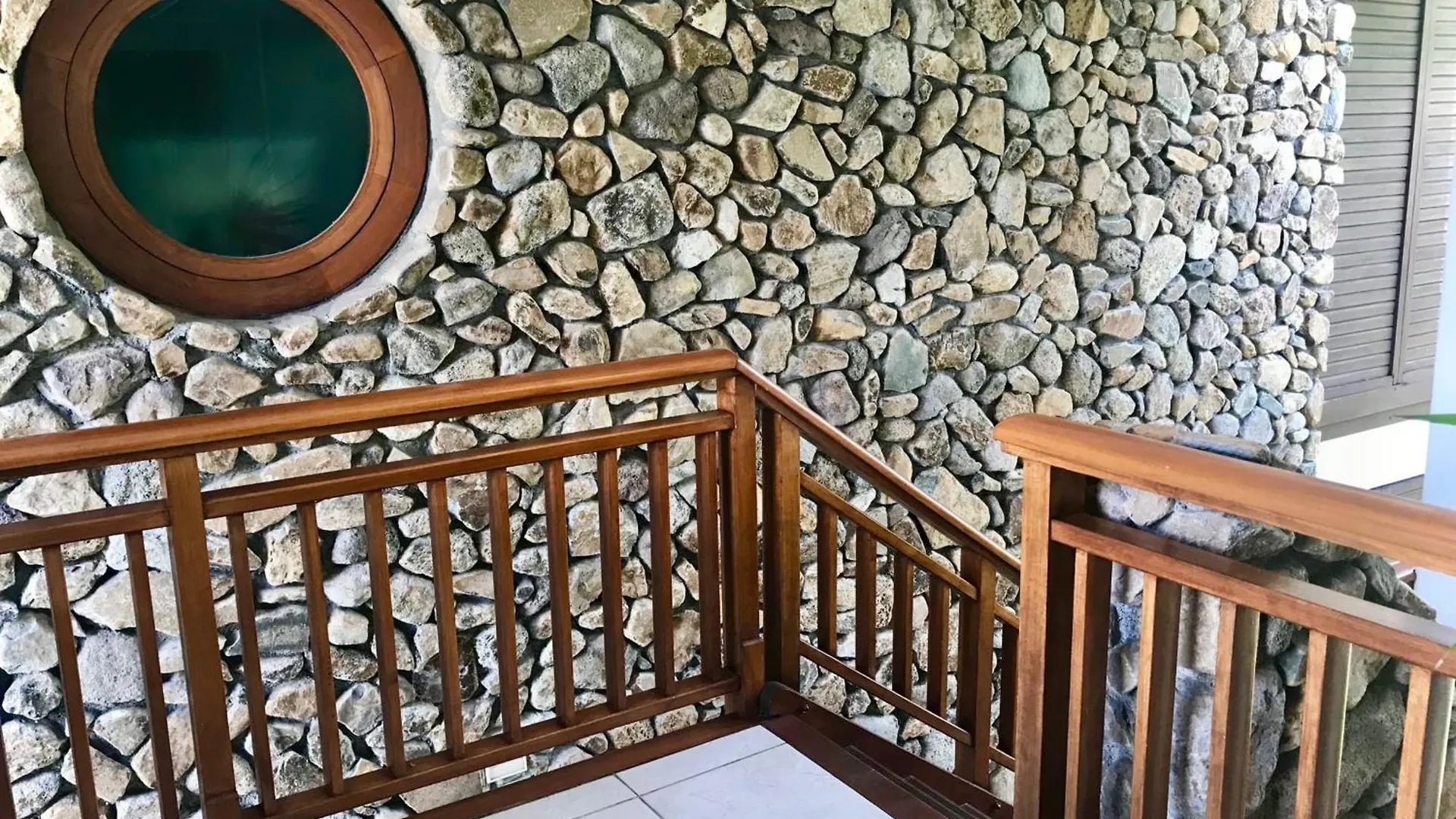 Punaauia  Meherio Beach Carlton- Tahiti - Beachfront Luxury Residence & Pool